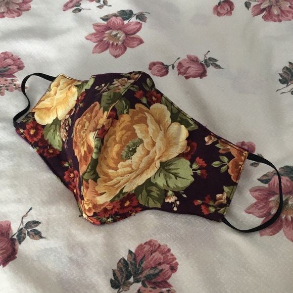 Maxim | Made in Canada Accessories - Grand flowers on a quality face mask